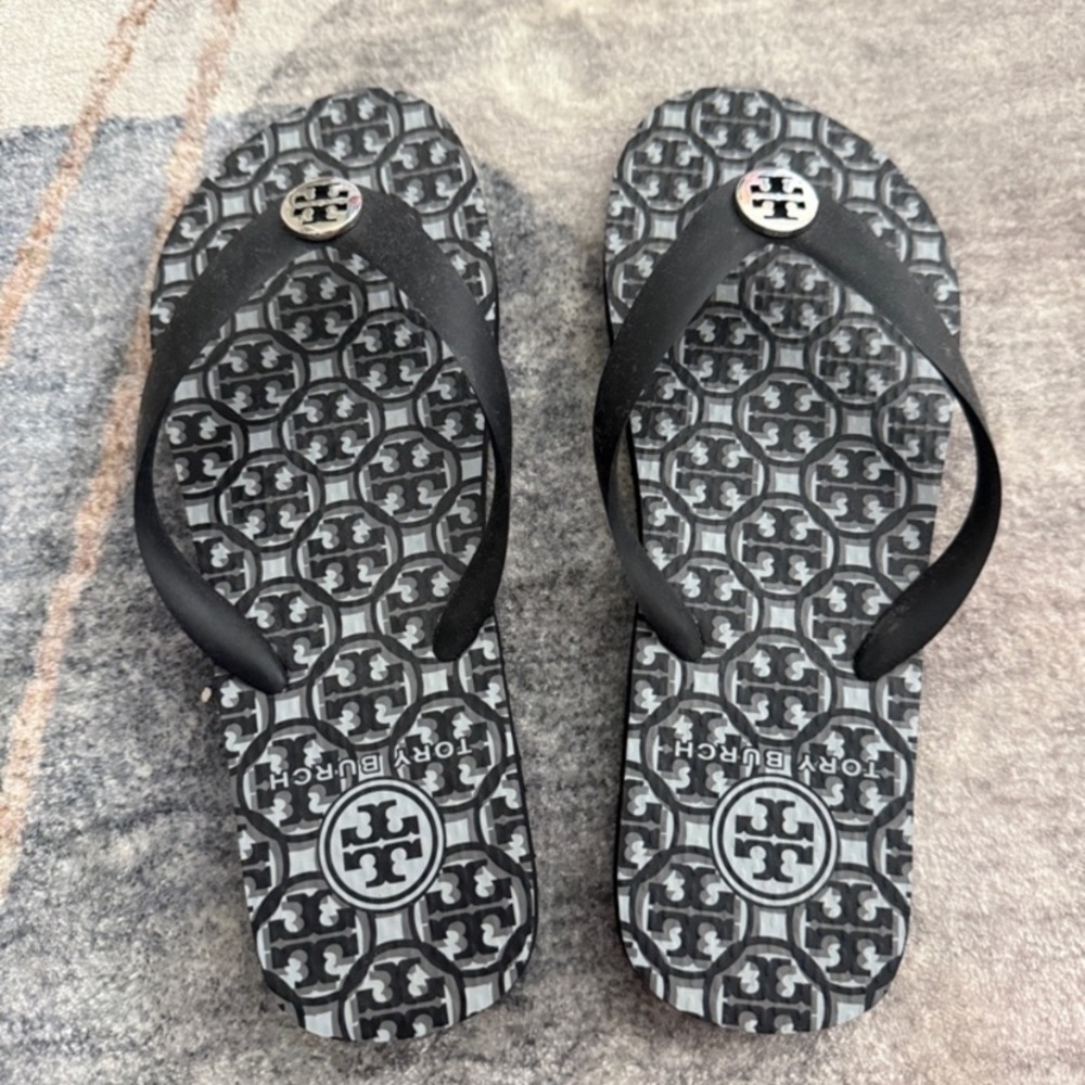 Tory Burch Black Logo Pattern Flip Flops